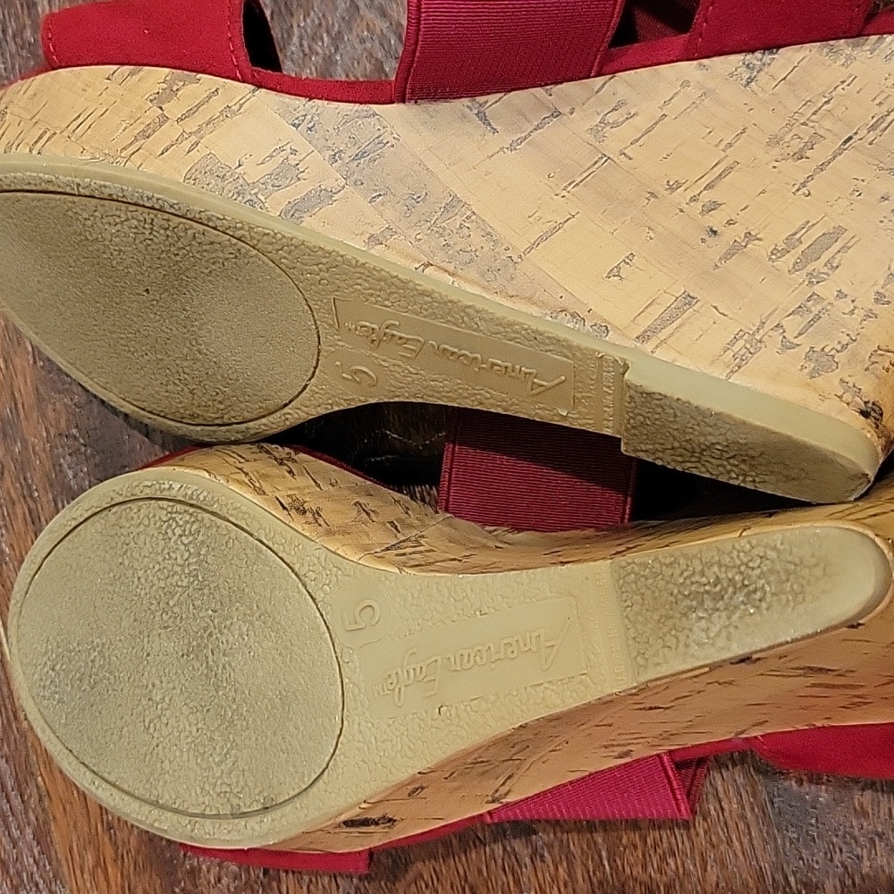 American Eagle Ryan Wedge Sandals - Picture 6 of 6